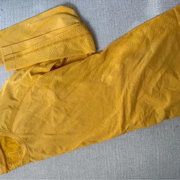 Bright Yellow Underscrub - Picture 3 of 3